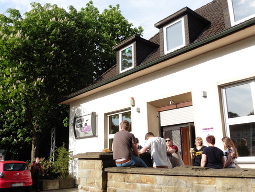 Notenkiste mit Musikern