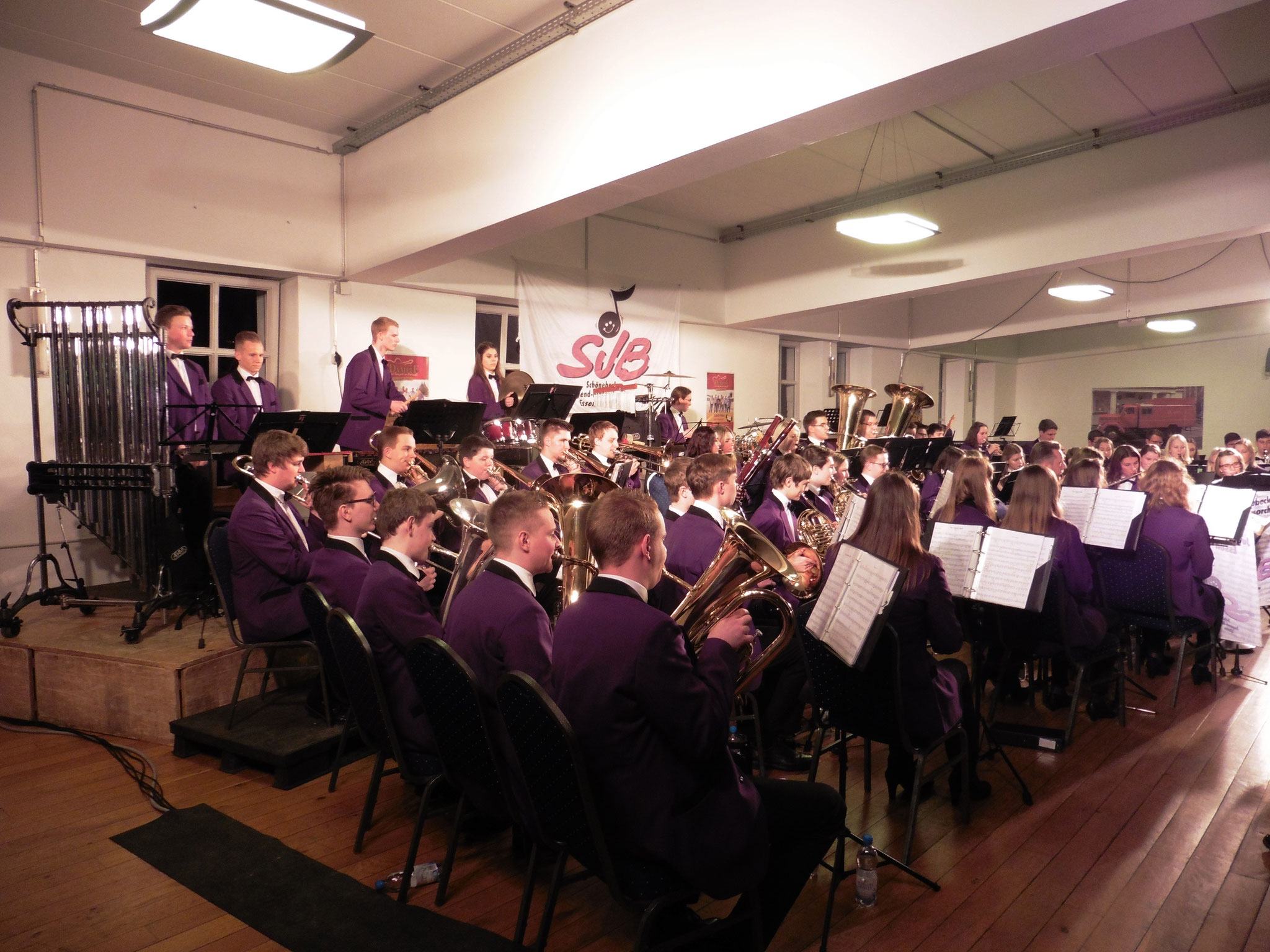 Mehr über den Artikel erfahren SJB eröffnet die Konzertsaison und entlässt Mitglieder in den musikalischen Ruhestand